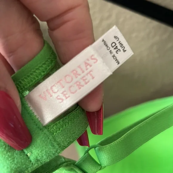 Lime green Victoria’s Secret push up bra - Picture 5 of 5